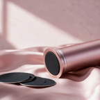 Rituel Complet SÉVANE : la Glow et ses disques sur une soie rose
